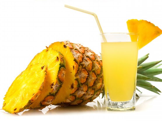 Ananas: İçerdiği bromelin pigmentinin düzenli tüketimde selüliti azaltıcı etkisi olduğu düşünülüyor. Ödem söken etkisi ve yüksek lif içeriği ile kabızlığı azaltıyor.