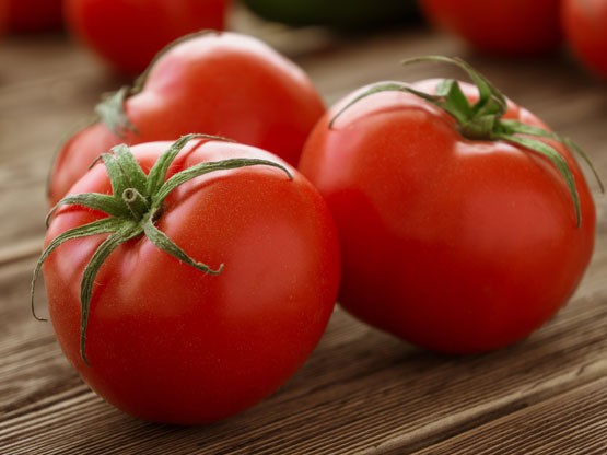 Sabah yenen domates pankreasa iyi gelir, akşam yeneni şişkinlik yapar...