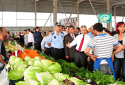 Başkan pazar esnafını dinledi