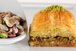 Taraftar Alex için baklava siparişi verdi