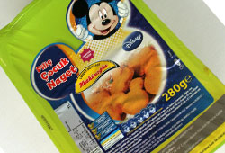 Mickey Mouse eşliğinde tavuk lezzeti