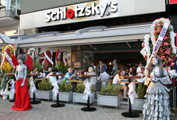 Schlotzsky’s İzmir’de ikiledi