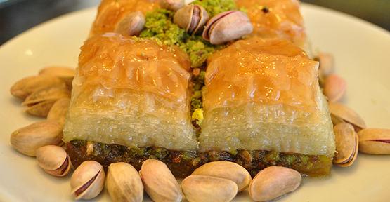 Fıstık fiyatları baklavadan uzaklaştırıyor