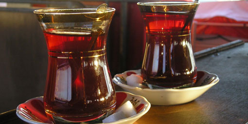 Çay içmenin de raconu varmış!