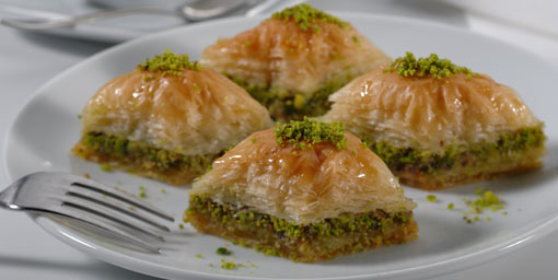 Faruk Güllüoğlu'ndan Bayram'a özel tatlar