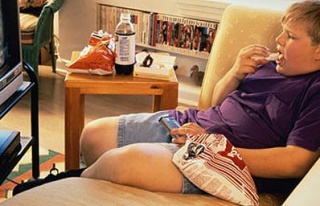 TV ve bilgisayar obeziteyi tetikliyor!