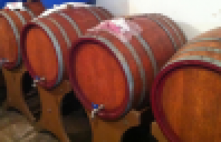 2 ton kaçak şarap yakalandı