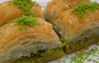 Baklava içine ceviz diye ne katıyorlar?