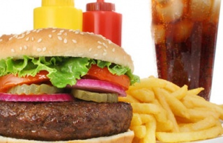 Fast food vitamin eksikliğine yol açıyor