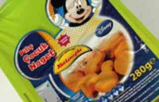 Mickey Mouse eşliğinde tavuk lezzeti