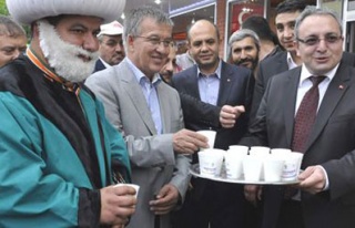 Nasreddin Hoca bu sefer ayran dağıttı