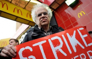 Fast food çalışanları kazan kaldırdı