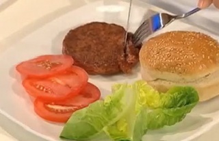 Yapay hamburger gerçeği kadar lezzetli mi?