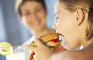 Hormonlu gıdalar çocuklarda buna sebep oluyor!