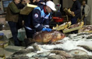 İzmir Balık Hali'ne şafak baskını