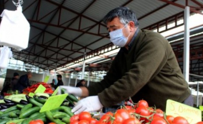 Pazar yerlerinde virüs tedbirleri arttı