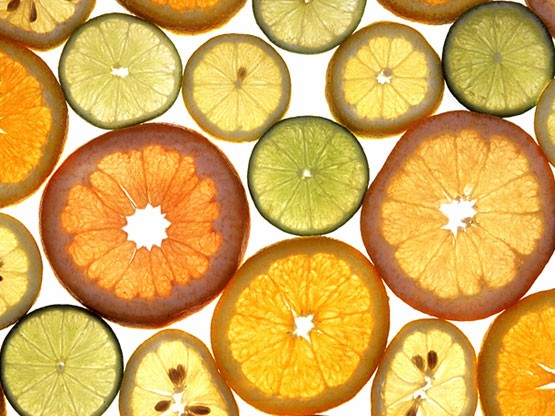 Portakal, mandalina ve greyfurt: Antioksidan etki gösteriyor, C vitaminiyle vücudunuzun sigaraya olan ihtiyacını azaltıyor.
