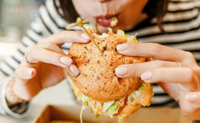 İşlenmiş gıdalar depresyon riskini artırıyor